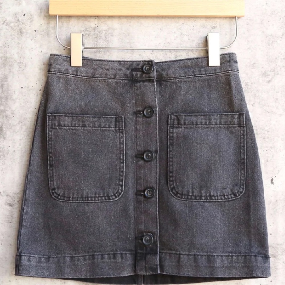 NWT FREE PEOPLE  BUTTON FRONT RIGID DENIM SKIRT ROCKY MOUNTAIN BLACK 26